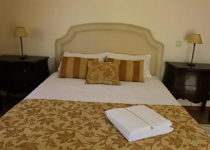 Casa Dos Pexins * נאזרה