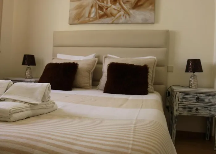 Casa Dos Pexins * נאזרה