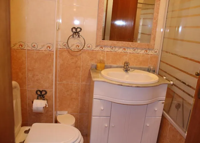 Casa Dos Pexins * נאזרה